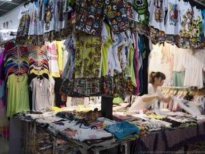Qipu clothing market